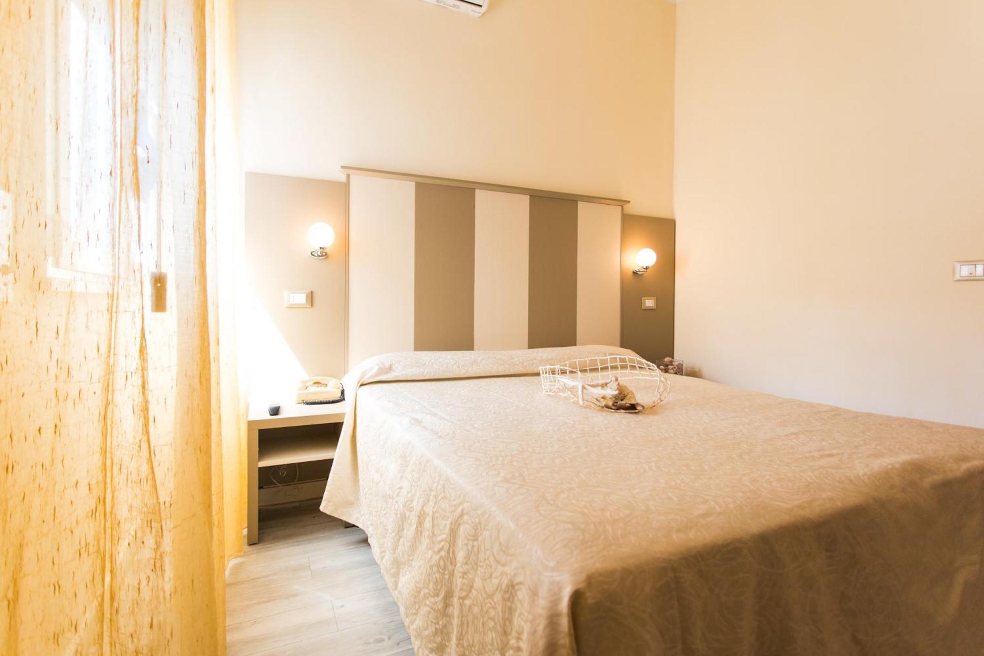 Hotel Trieste Cesenatico Kamer foto
