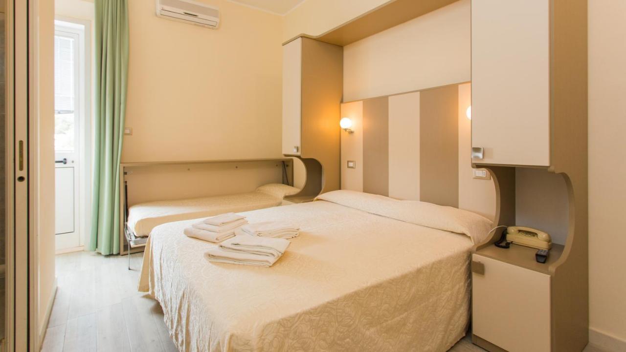 Hotel Trieste Cesenatico Kamer foto
