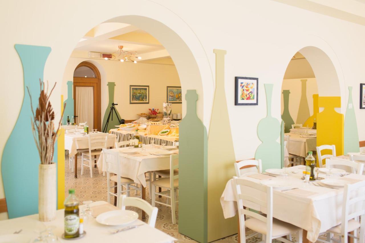 Hotel Trieste Cesenatico Buitenkant foto