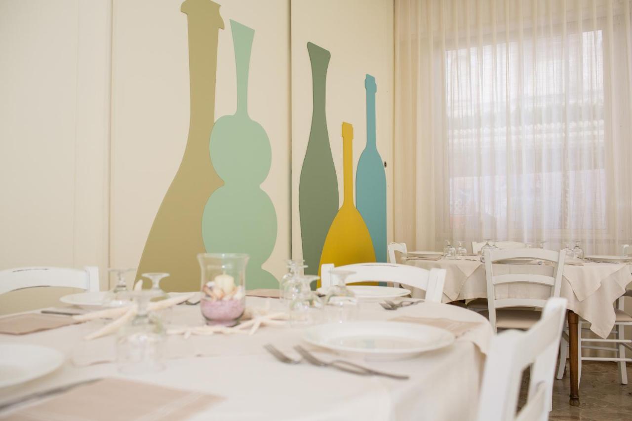 Hotel Trieste Cesenatico Buitenkant foto