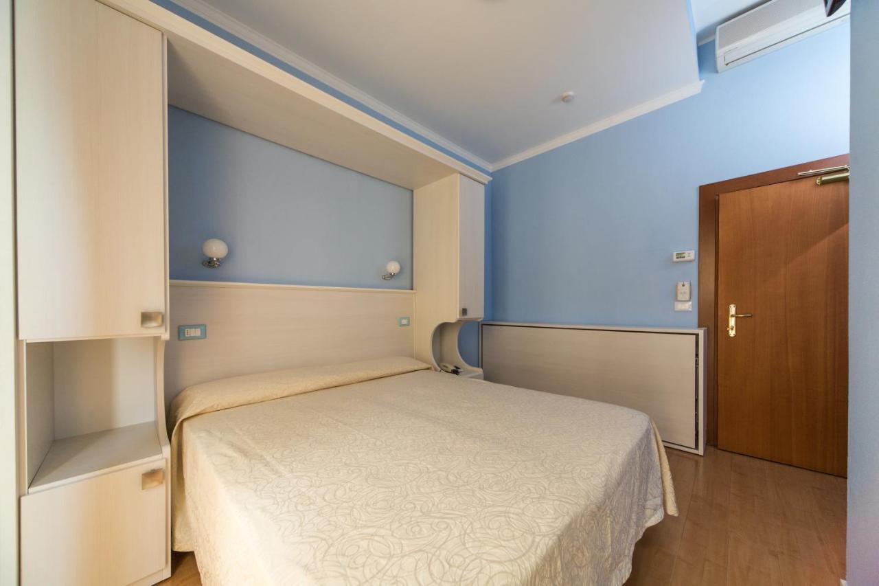 Hotel Trieste Cesenatico Kamer foto