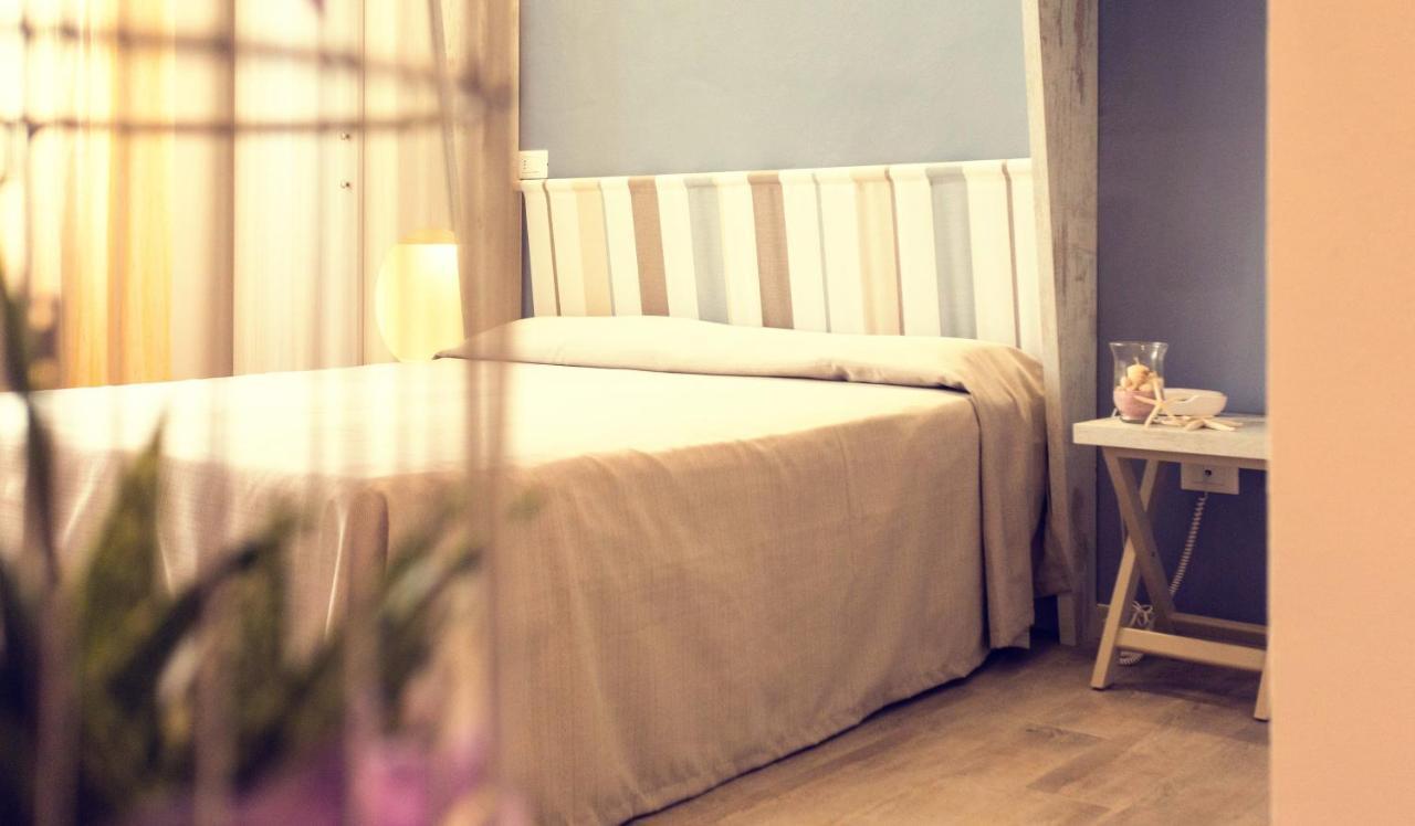 Hotel Trieste Cesenatico Buitenkant foto